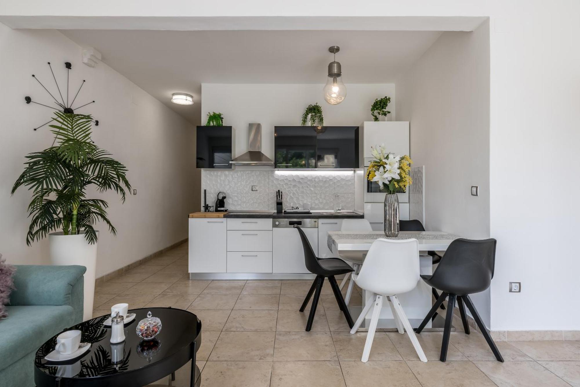 Luxury Leona Apartment Split Exterior photo